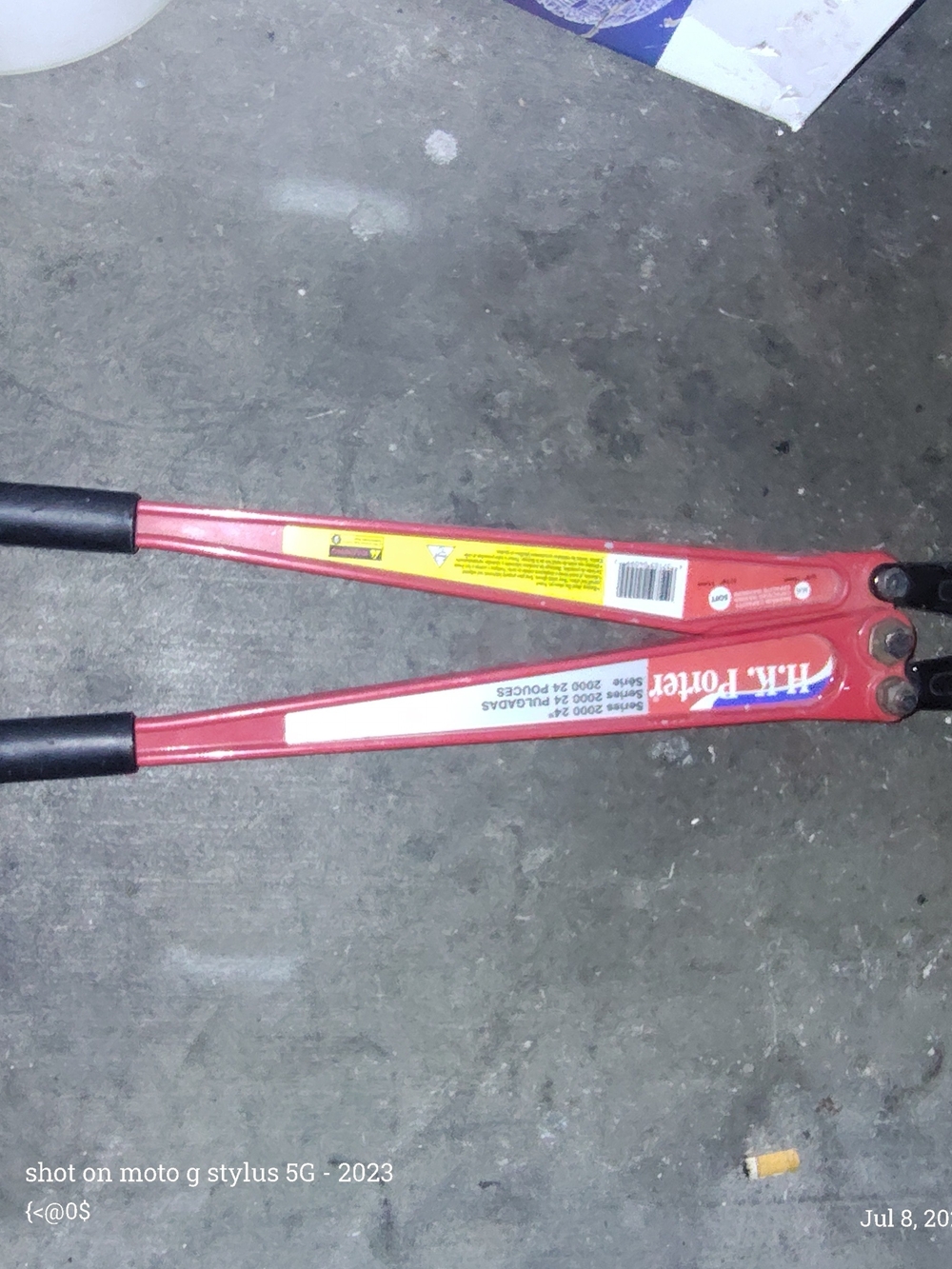 Red Hand Tool Bolt Cutter - Red